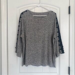 Lane Bryant Women’s Grey with Black Lace Detail 3/4 Sleeve Sweater Size 14/16